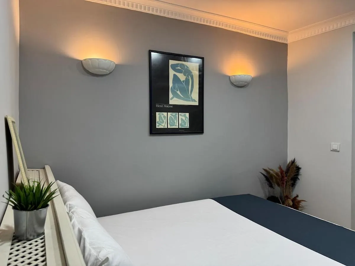 Apartment Perahomes For Light Sleeper Istanbul