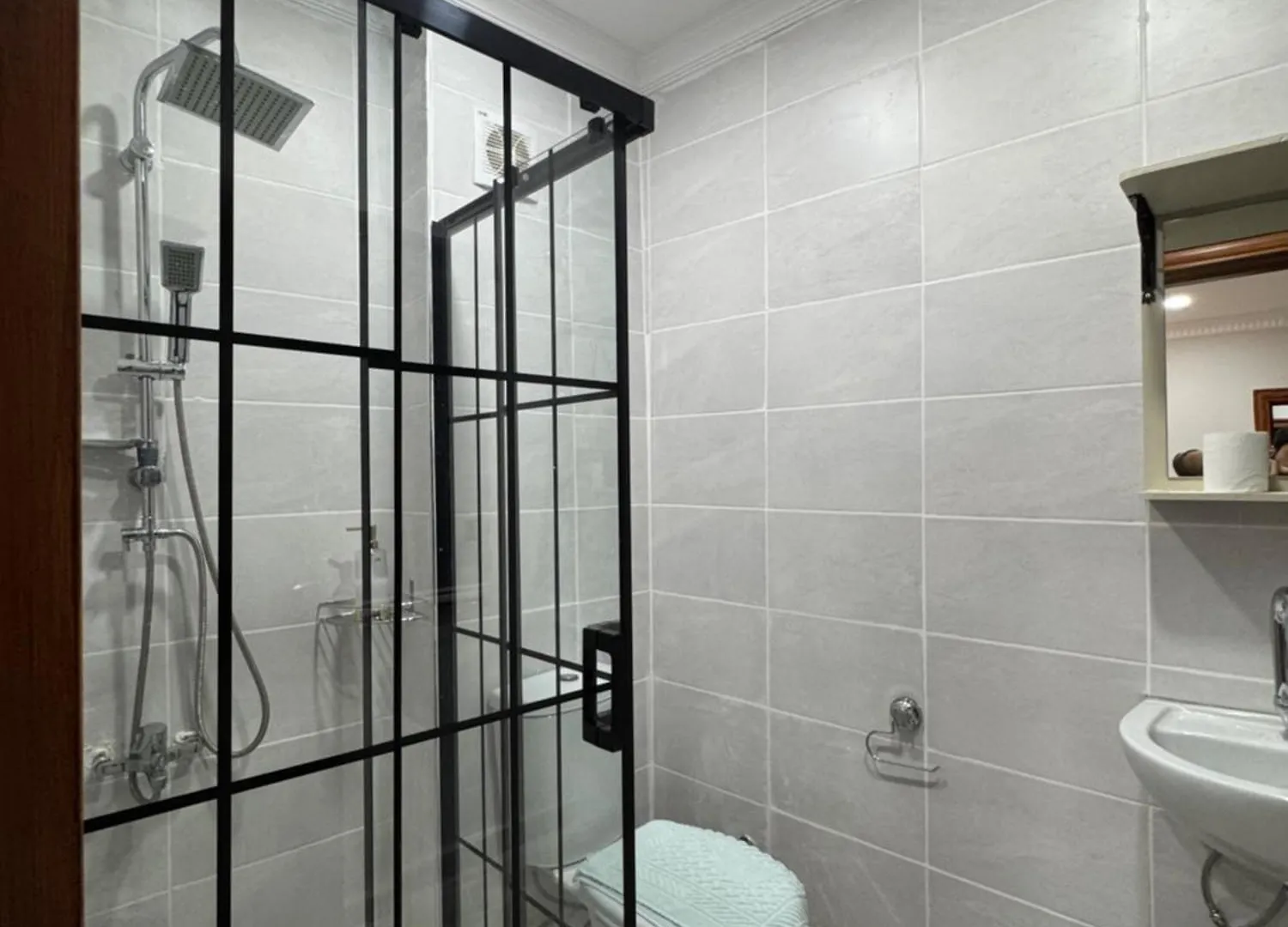 Apartment Perahomes For Light Sleeper Istanbul